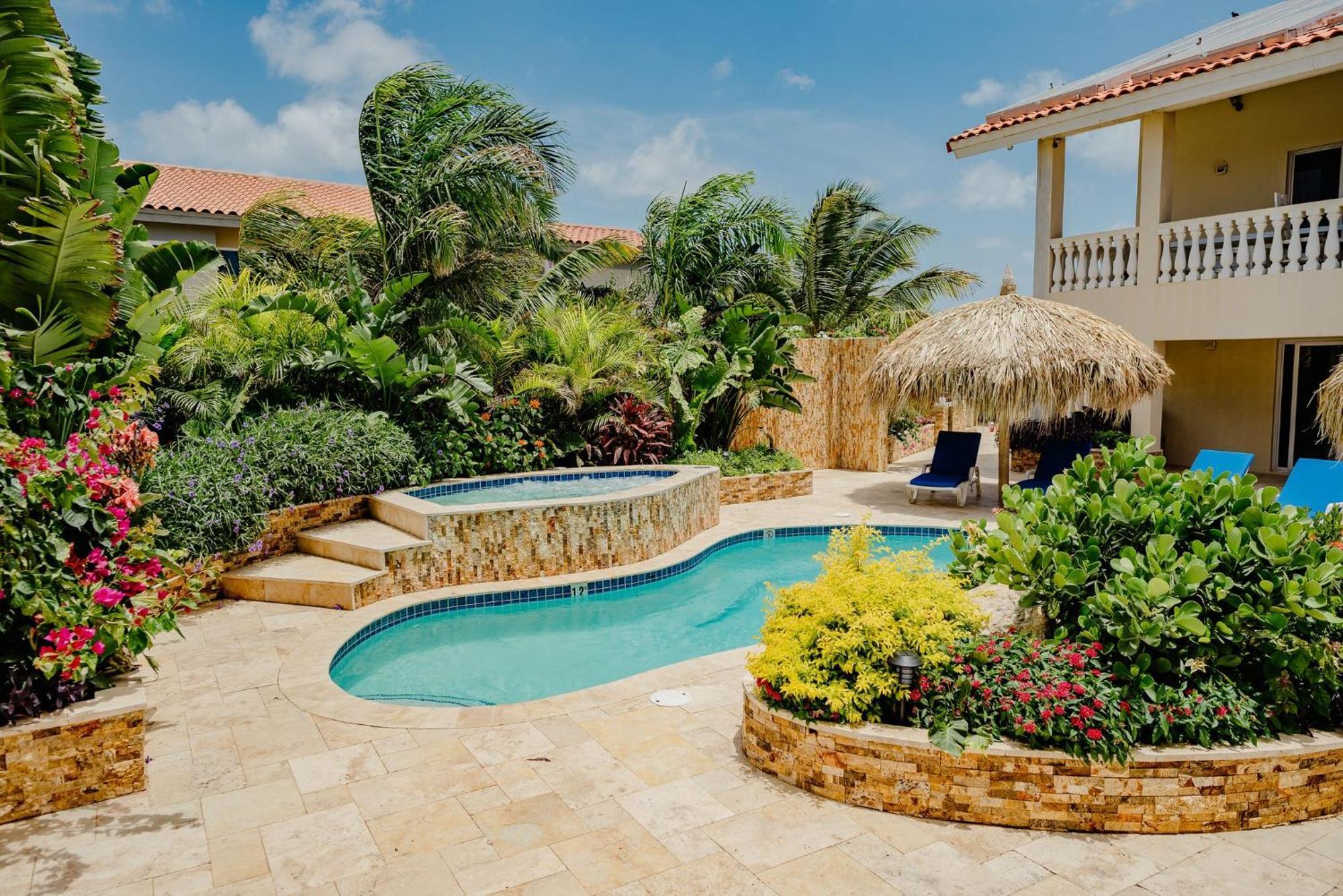 Elegant 2-Bedroom Apartment 2 Km From Eagle Beach Palm Beach Luaran gambar